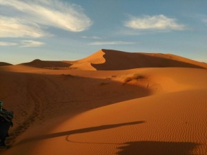 As dunas alaranjas pelo deserto, em Marrocos, impressiona todos nós